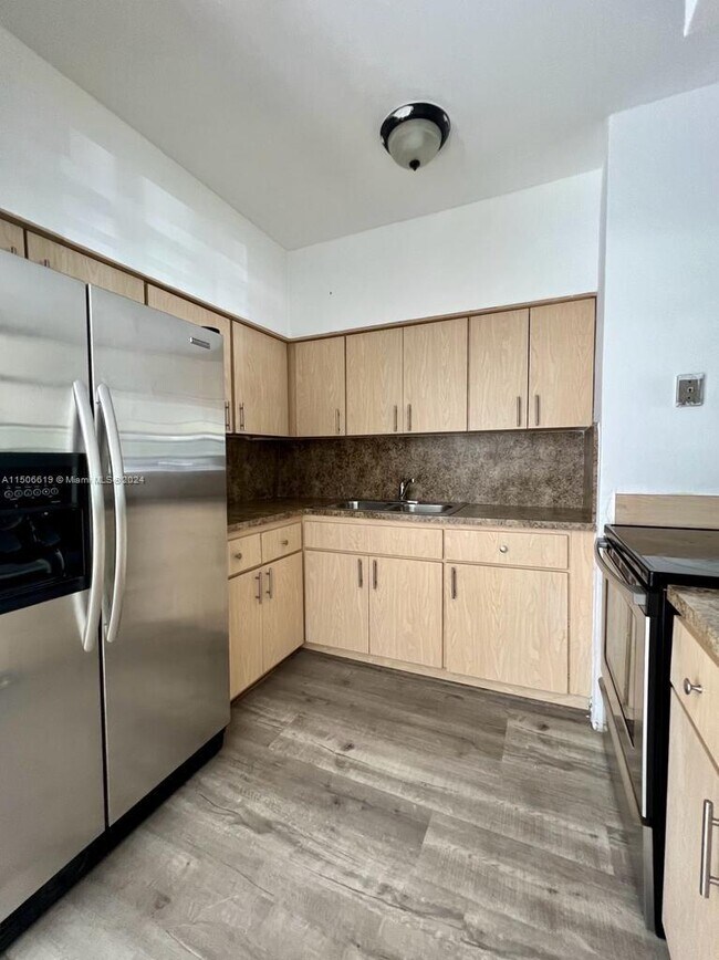 Foto del edificio - 4851 NW 15th Ave