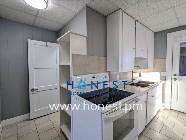 Foto del edificio - 73 Kennedy Memorial Dr