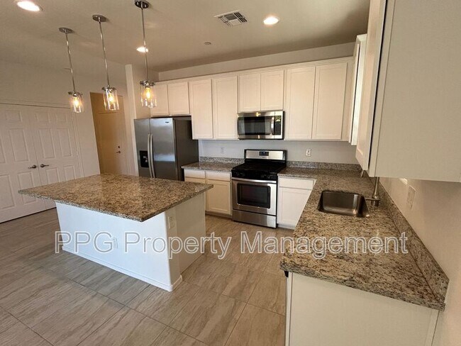 Foto del edificio - 21217 W Holly St