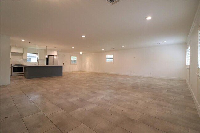 Building Photo - 10602 Burgoyne Rd