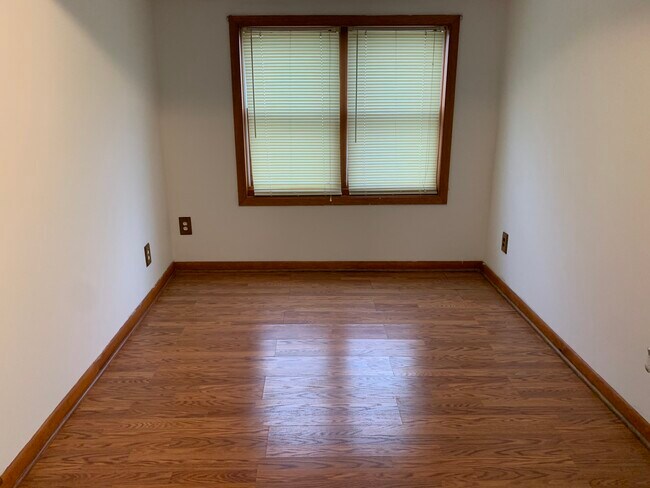 Foto del edificio - 2501 Clearview Dr
