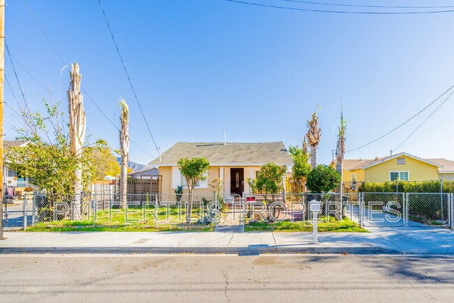 Photo - 7221 Olive St House