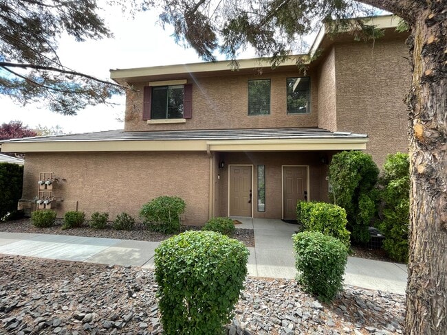 Building Photo - Resort Style living in Tanamera. 3 bedroom 2 bath 1 car garage