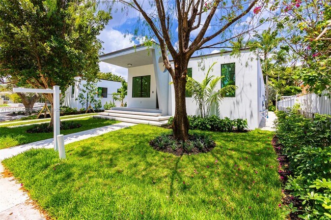 Foto del edificio - 180 SW 38th Ct