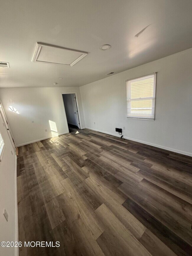 Foto del edificio - 68 Seeley Ave