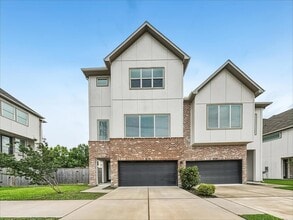 Building Photo - 10534 Executive Lake Dr
