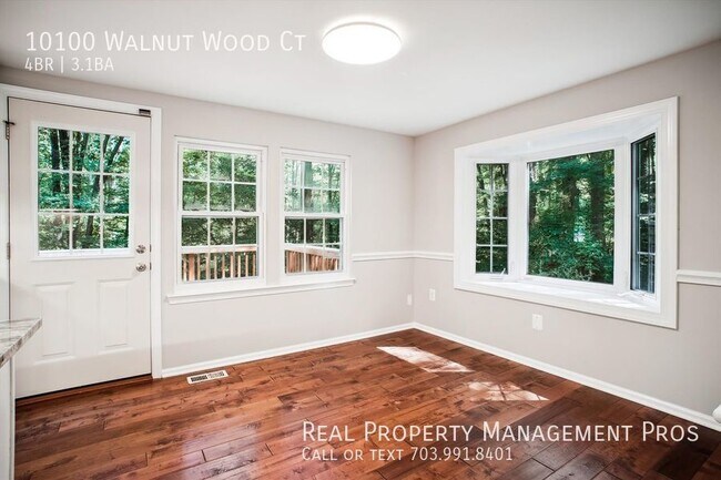 Building Photo - RARLEY AVAILABLE SUN SOAKED FOUR BEDROOM 3...