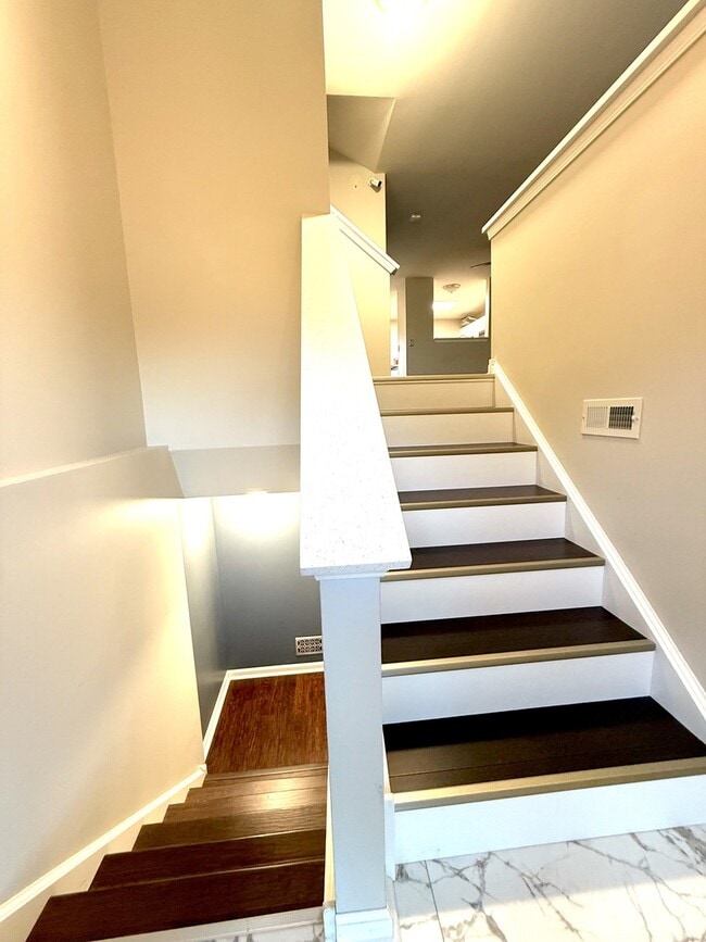 Foto del edificio - 643 Holiday Ln