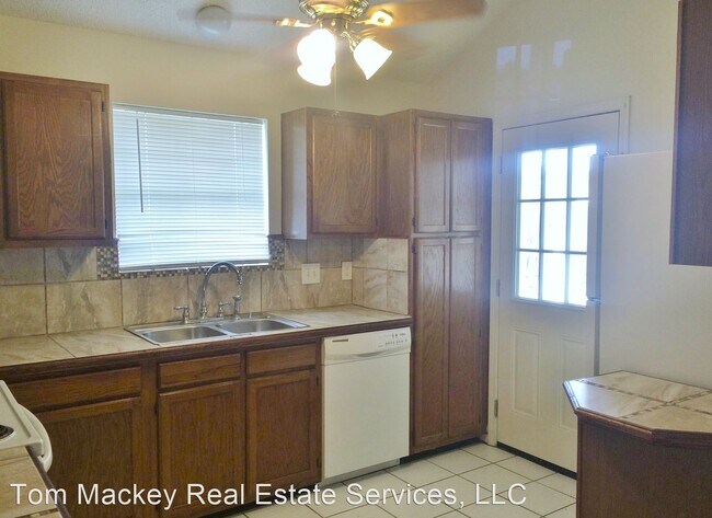 Foto del edificio - 3 br, 2 bath House - 17819 SUGAR MILL AVE.