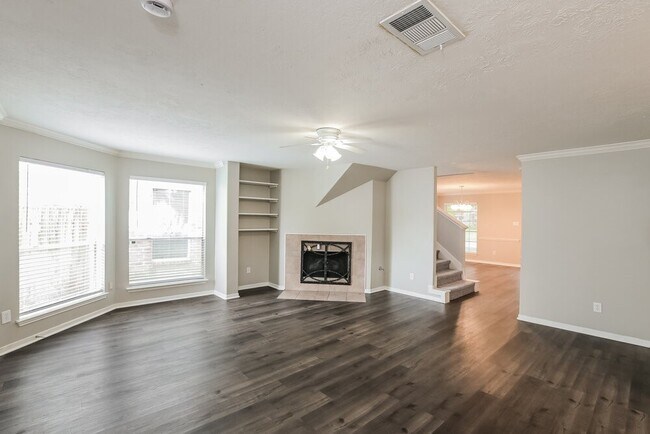 Foto del edificio - 6602 Bluebottle Ln