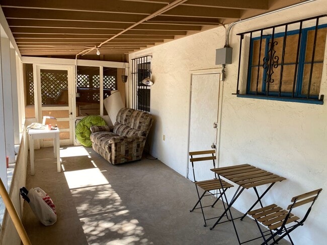 Building Photo - MONTE VISTA  NORTH/UNM 3 Bedroom 1 Bath
