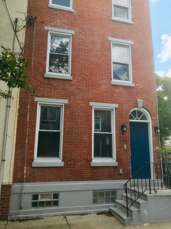 Foto del edificio - 744 S 19th St