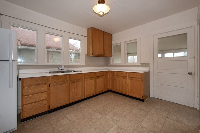 Foto del edificio - Beautiful 4 Bedroom Home Located on North Beacon Hill!