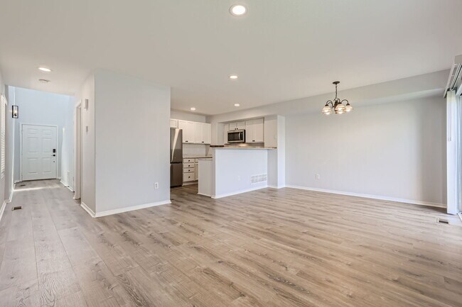 Building Photo - 5925 University Village View