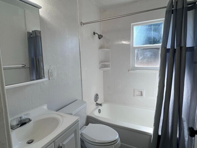 Foto del edificio - 187 Old Bernal Ave