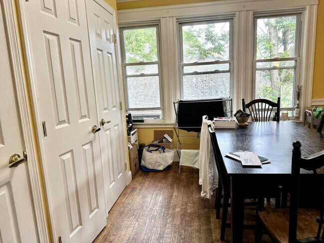 Building Photo - 3 bedroom in Somerville MA 02141