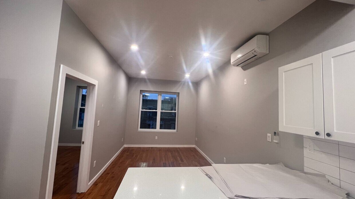 Foto principal - 5422-5425 5th Ave