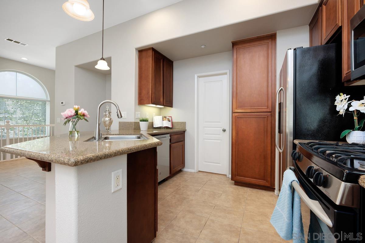 Foto principal - 442 Almond Rd