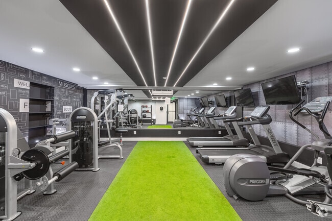 Building Photo - Flora Park