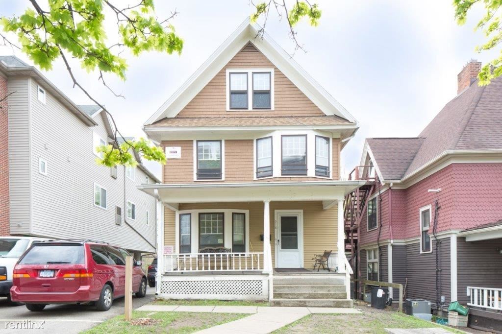 Primary Photo - 7 br, 3 bath House - 518 Monroe St