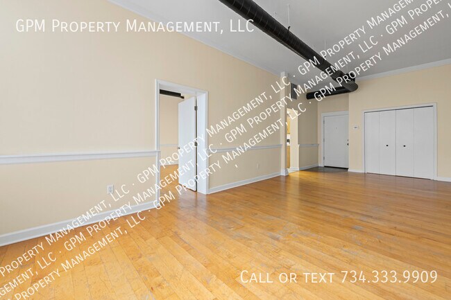 Foto del edificio - 412 Grand River Ave