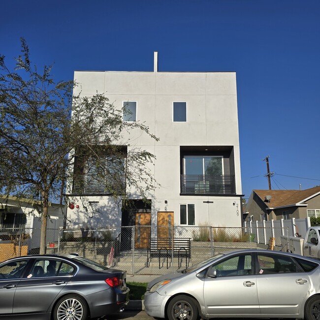 Building Photo - 2109 S West View St