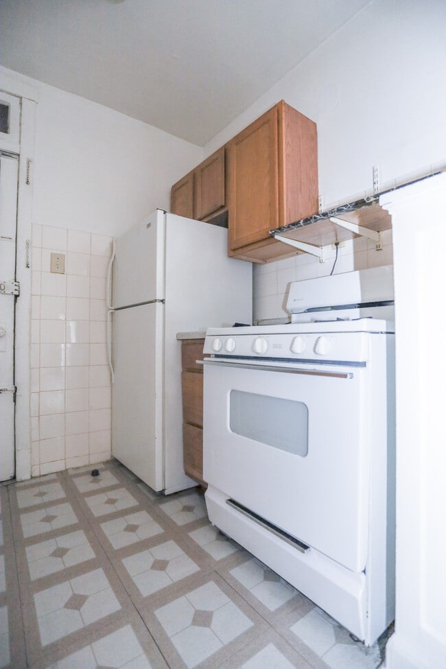 Building Photo - 4037 W Melrose St