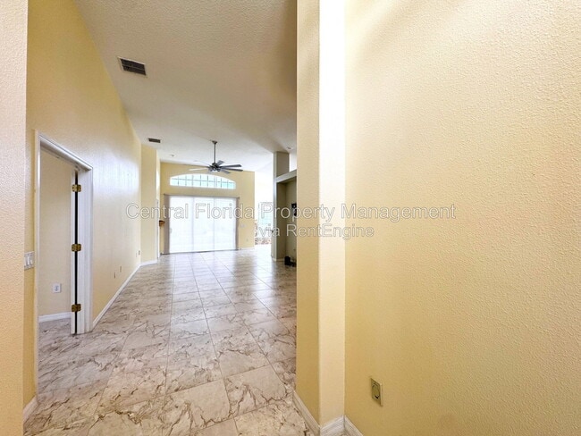 Building Photo - 140 Moss Ln