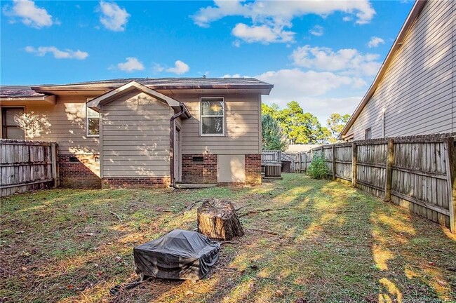 Building Photo - 5539 Robmont Dr