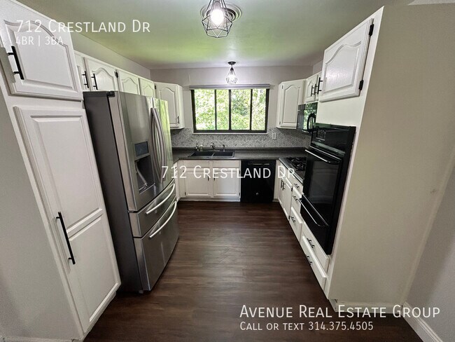 Building Photo - 712 Crestland Dr