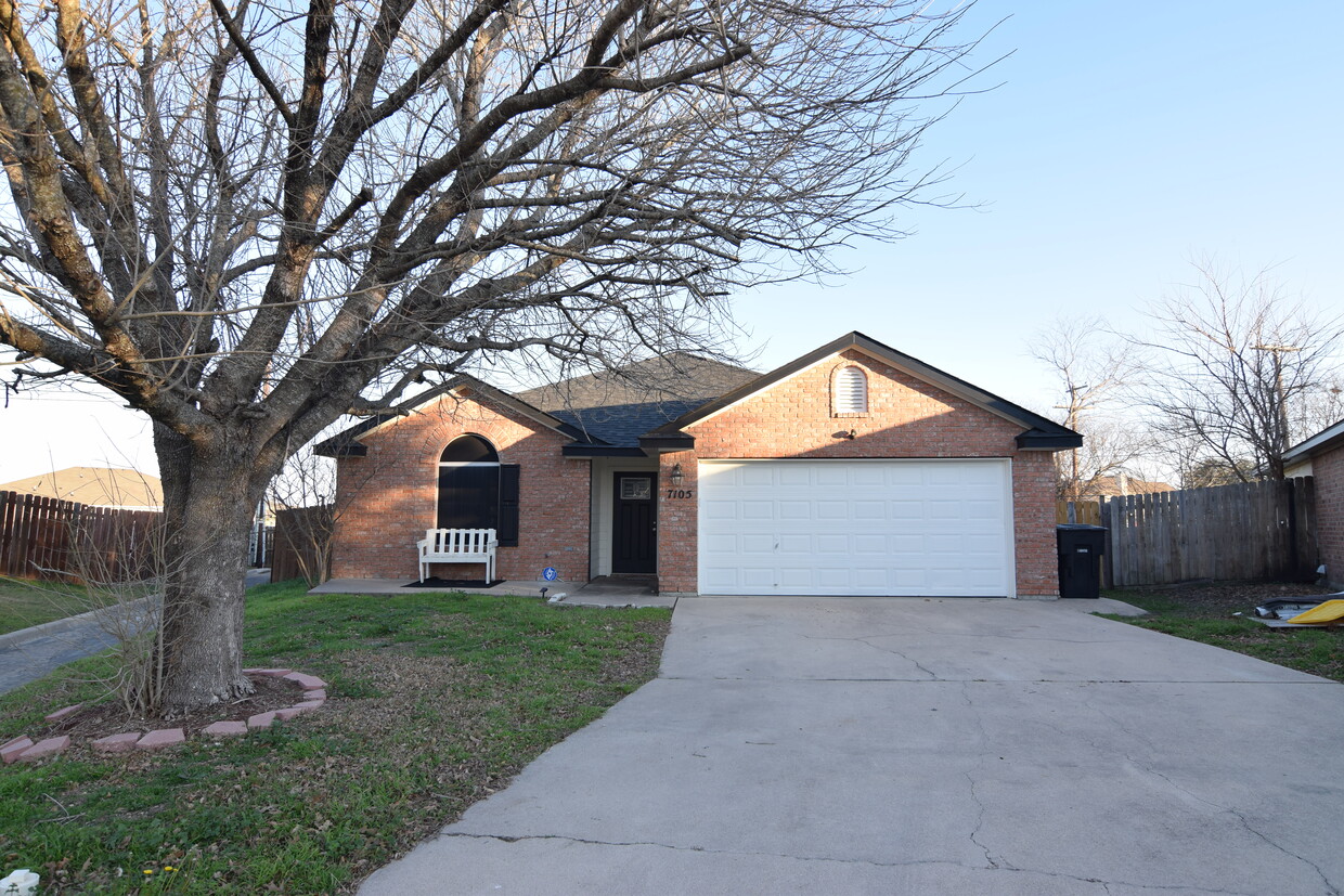 Primary Photo - 7105 Galleta Ct