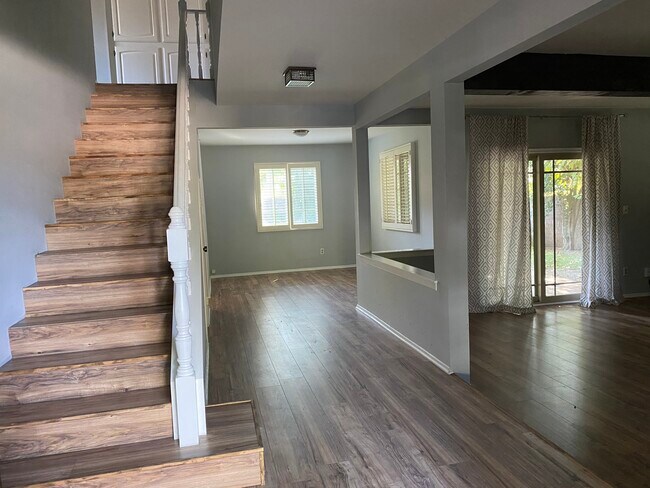 Foto del edificio - 15376 Valley Vista Blvd