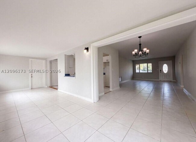 Foto del edificio - 1520 S Powerline Rd