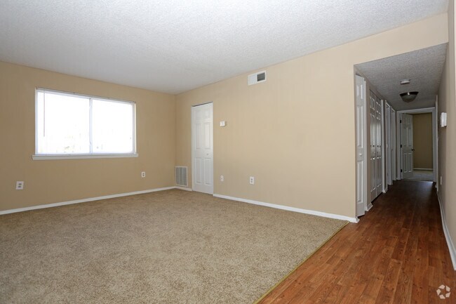 Colonial Ridge Apartments - Colonial Heights, VA | Apartments.com