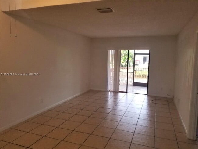 Building Photo - 6979 SW 40th St