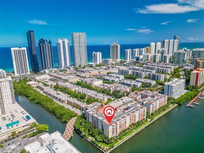 Foto del edificio - 17150 N Bay Rd