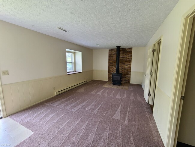 Building Photo - 2 br, 1.5 bath Duplex - 2682 Massillon Rd