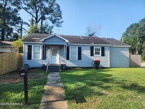 Building Photo - 302 Randolph Dr