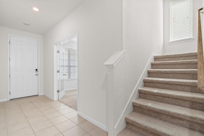 Building Photo - 2124 Hat Bender Lp