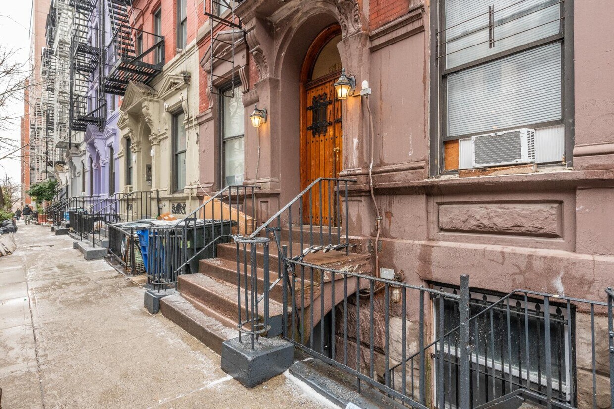 Foto del edificio - 518 East 83rd Street
