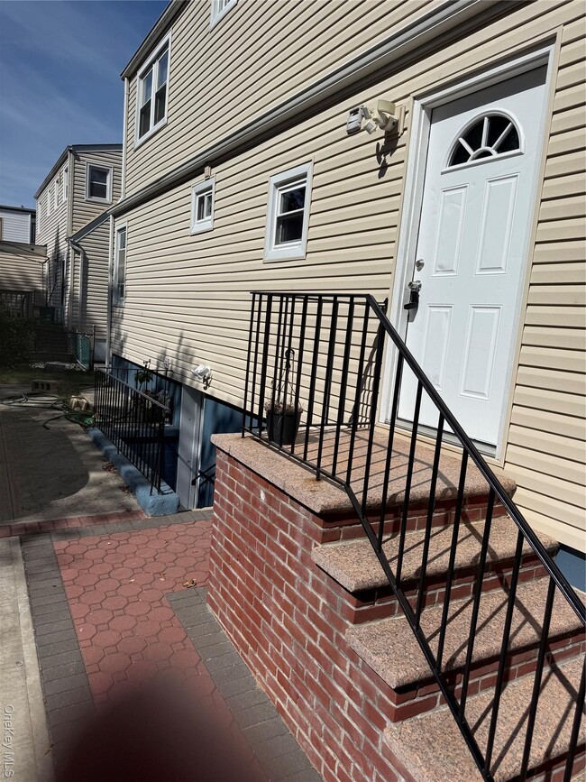 Building Photo - 134 Scranton Ave
