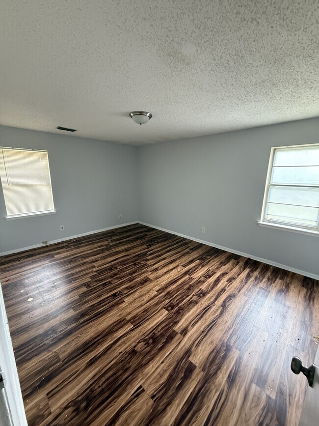 Foto del edificio - 8204 Willowbrook Cir SE