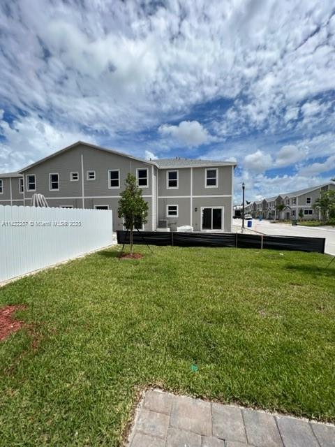 Foto del edificio - 921 SE 18th St
