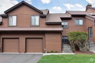 Building Photo - 63 Sunnyside Pl