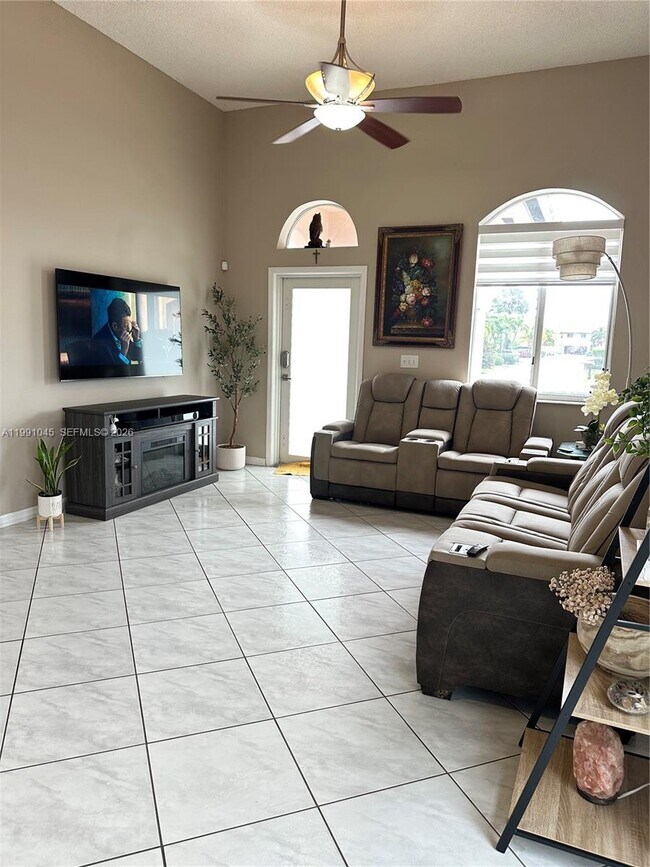 Foto del edificio - 15318 SW 41st Terrace