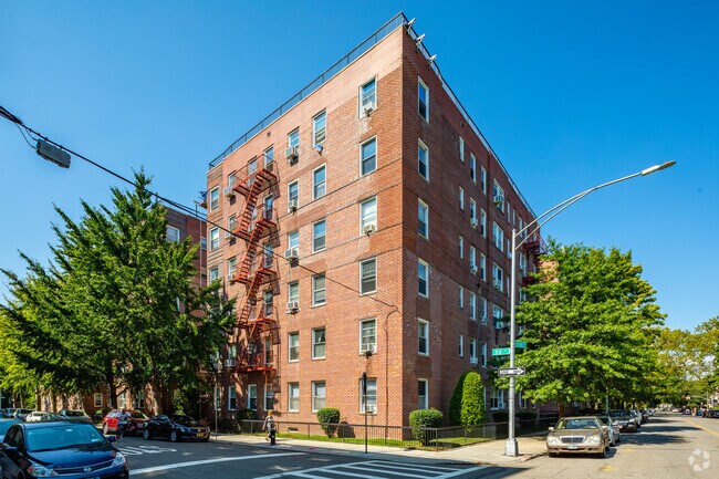 Building Photo - 302 96th St