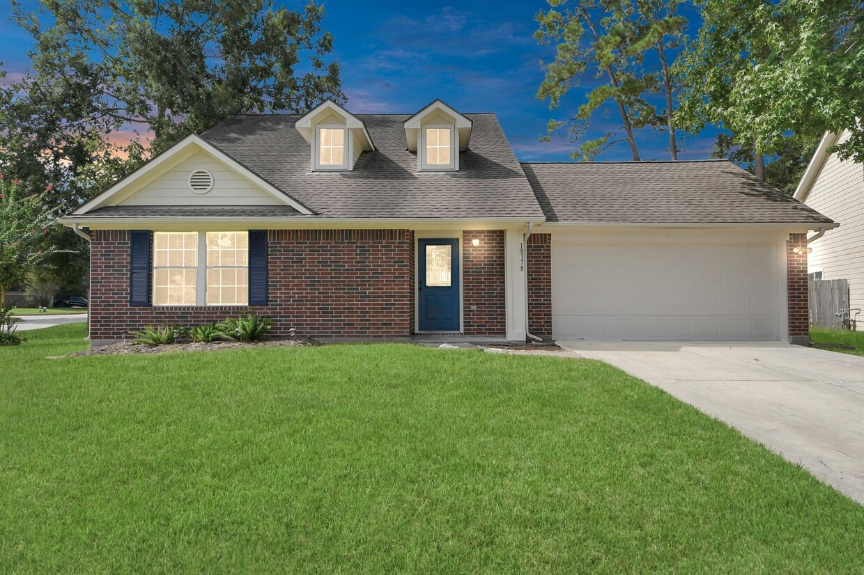 Foto principal - 18178 Woodsdale Ct