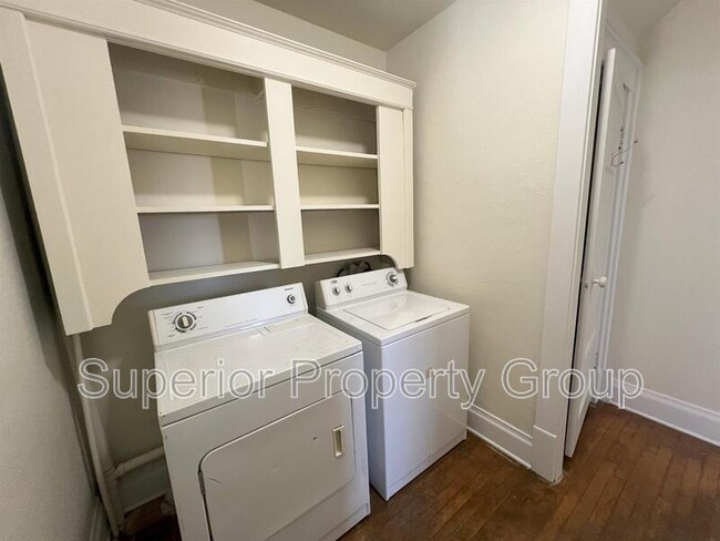 Foto del edificio - 106 W Stroud St