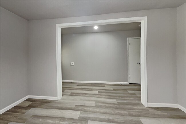 Foto del edificio - 1618 Live Oak Hollow St