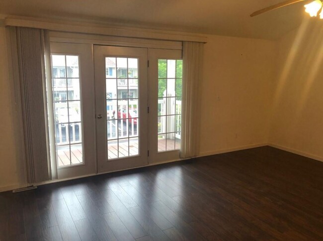 Foto del edificio - 8 Brookfield Ln